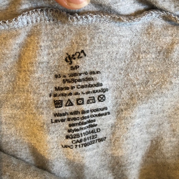 Summer top ✉️ - Picture 2 of 3